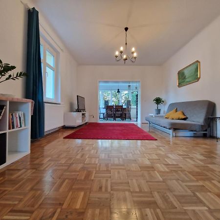 Geraeumige Und Zentrale Ferienwohnung Stahnsdorf Экстерьер фото