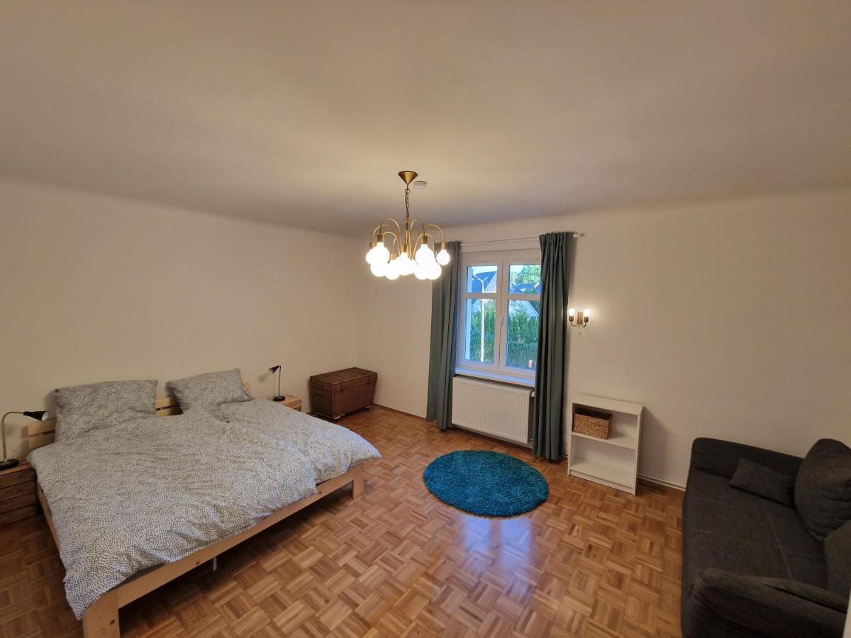Geraeumige Und Zentrale Ferienwohnung Stahnsdorf Экстерьер фото