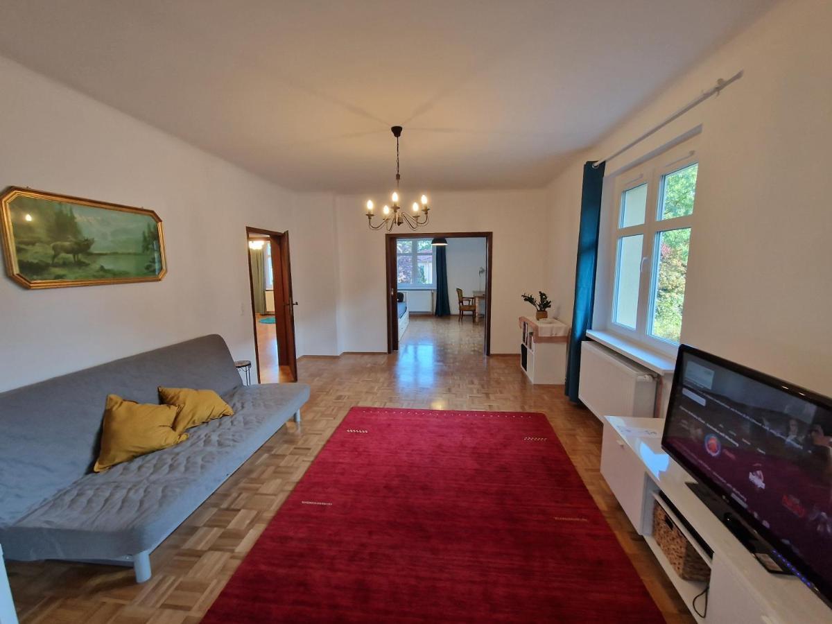 Geraeumige Und Zentrale Ferienwohnung Stahnsdorf Экстерьер фото