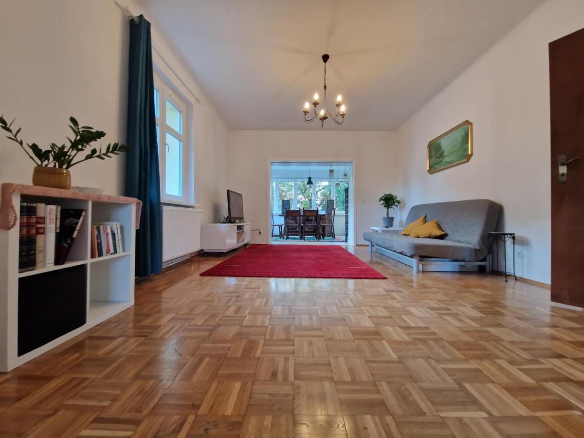 Geraeumige Und Zentrale Ferienwohnung Stahnsdorf Экстерьер фото